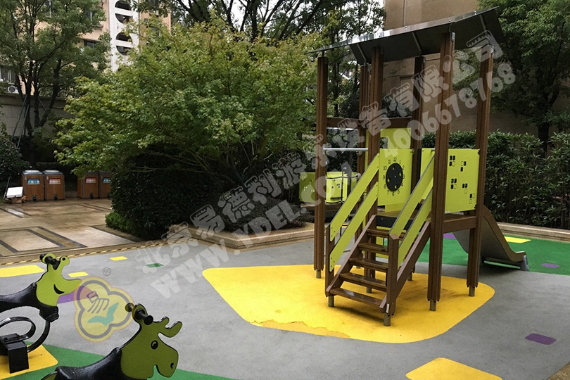 木制小型兒童滑梯設(shè)備